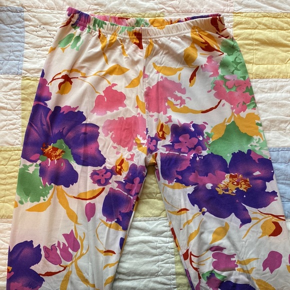 Daughters of Culture Fuchsia Hawaiian Leggings - Picture 2 of 4